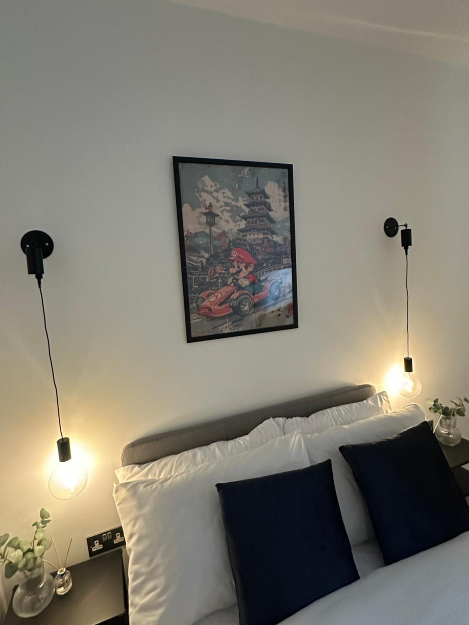 Retro Suite A Luxury Apartment With King Size Bed Wii Games And Entertainment Leicester Ngoại thất bức ảnh